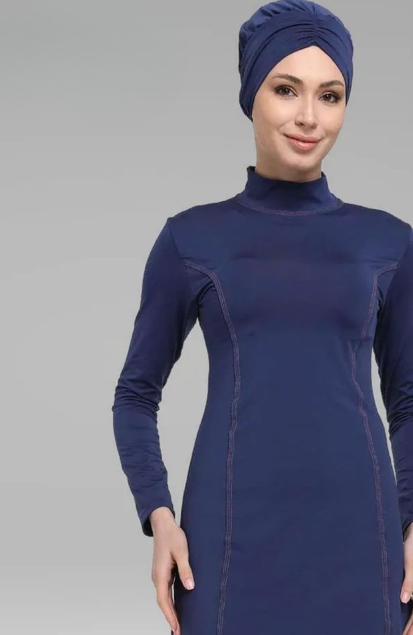 Düz lacivert sade kesim tesettür mayo, boğazlı tunik ve başlık